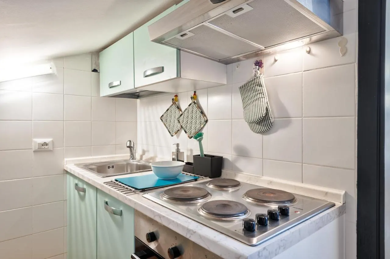 Old Town Nest Digital Nomad Friendly Lake 120M Apartment Desenzano del Garda Italy