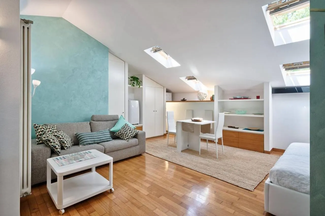 Old Town Nest Digital Nomad Friendly Lake 120M Apartment Desenzano del Garda Italy