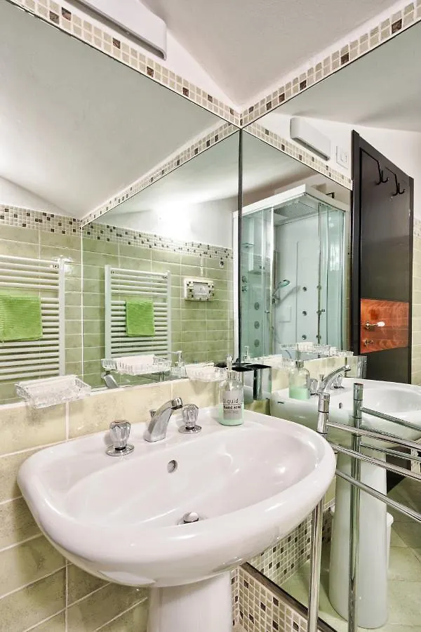 Old Town Nest Digital Nomad Friendly Lake 120M Apartment Desenzano del Garda