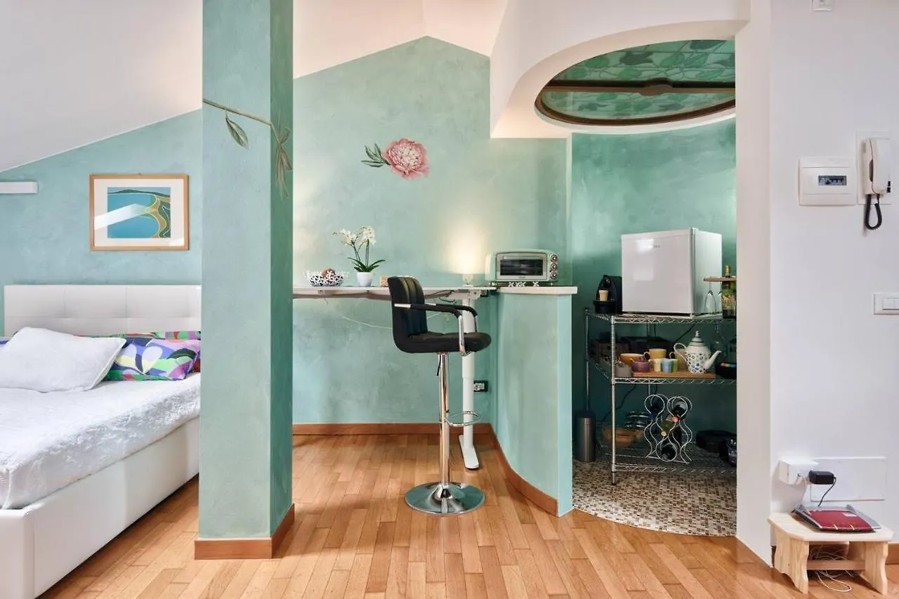 Old Town Nest Digital Nomad Friendly Lake 120M Apartment Desenzano del Garda