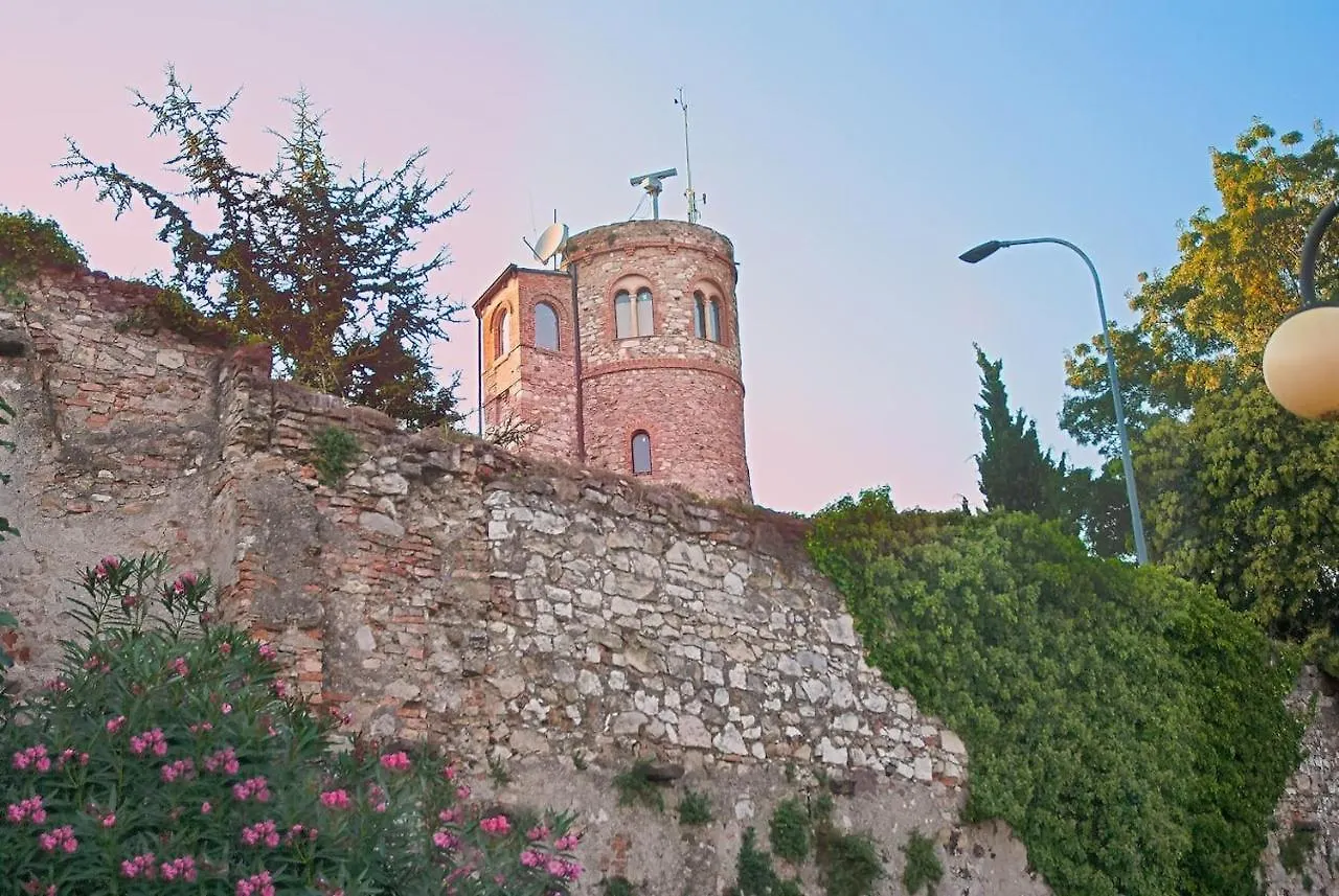 Old Town Nest Digital Nomad Friendly Lake 120M Apartment Desenzano del Garda