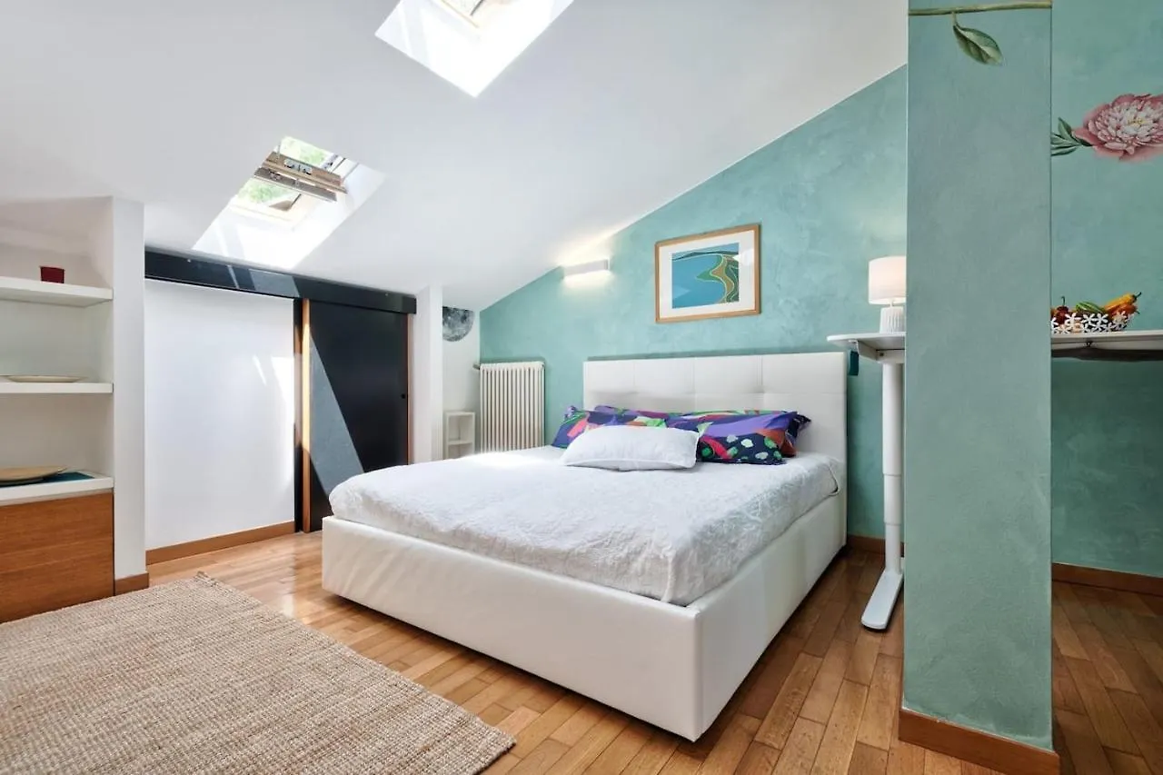 Old Town Nest Digital Nomad Friendly Lake 120M Apartment Desenzano del Garda Italy