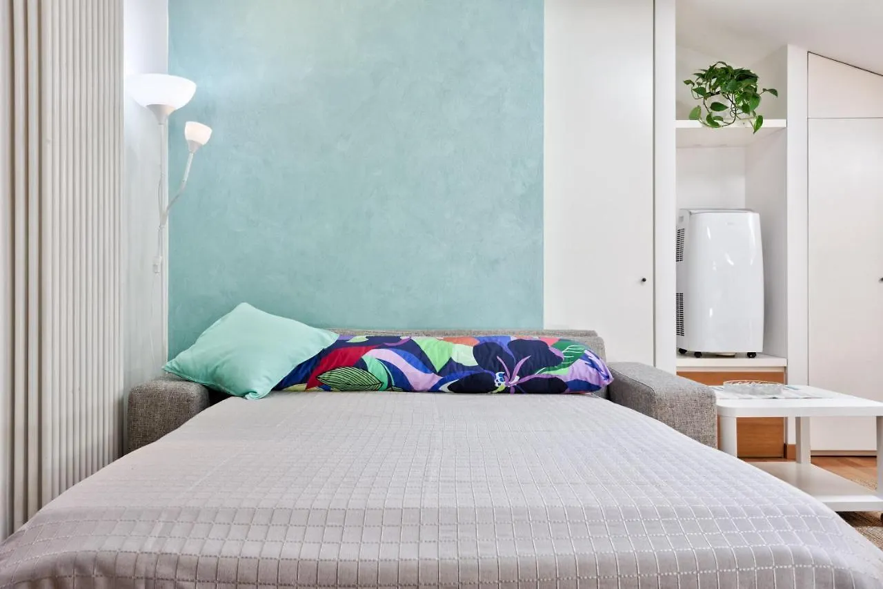 Old Town Nest Digital Nomad Friendly Lake 120M Apartment Desenzano del Garda