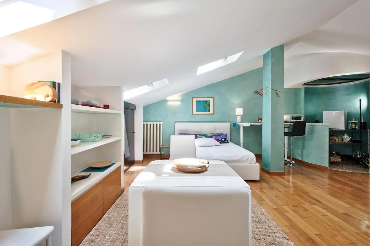 Old Town Nest Digital Nomad Friendly Lake 120M Apartment Desenzano del Garda
