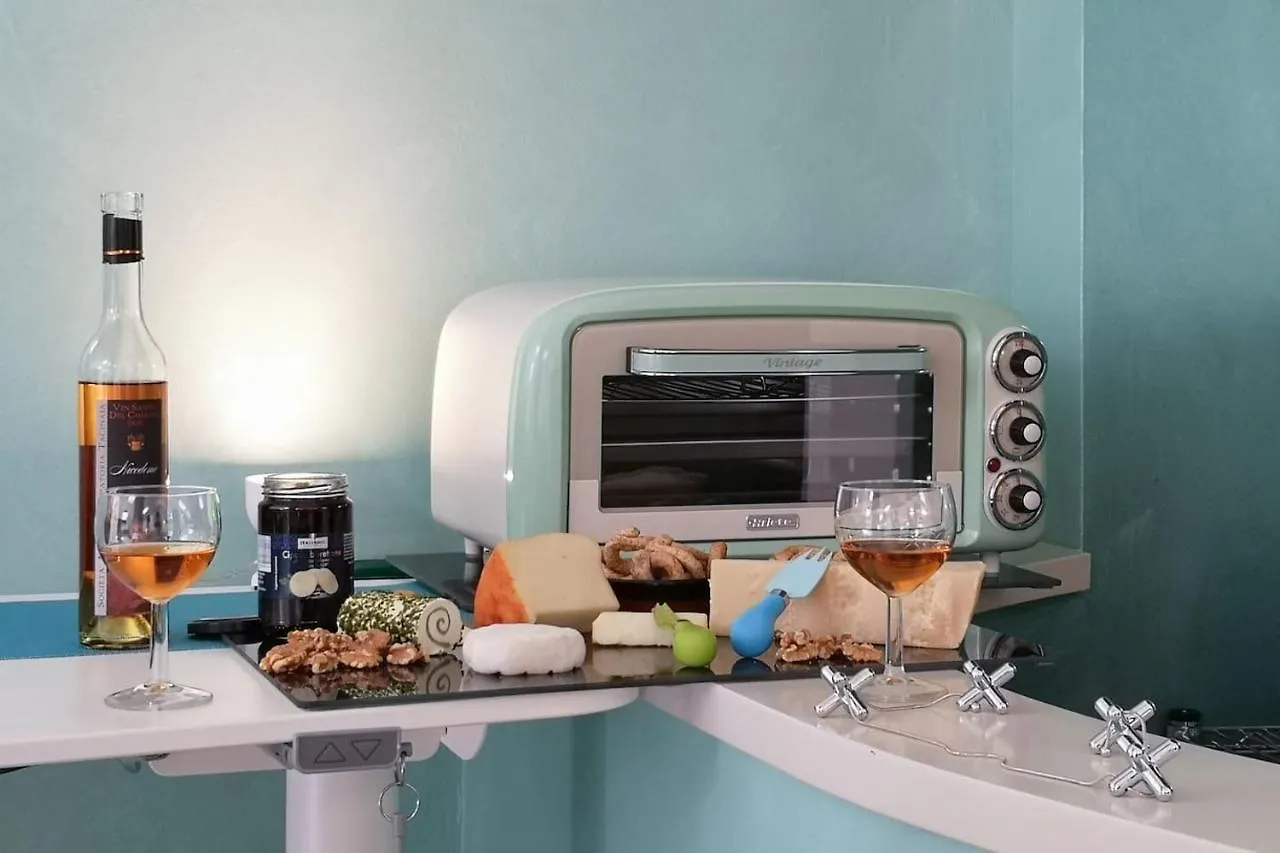 Old Town Nest Digital Nomad Friendly Lake 120M Apartment Desenzano del Garda