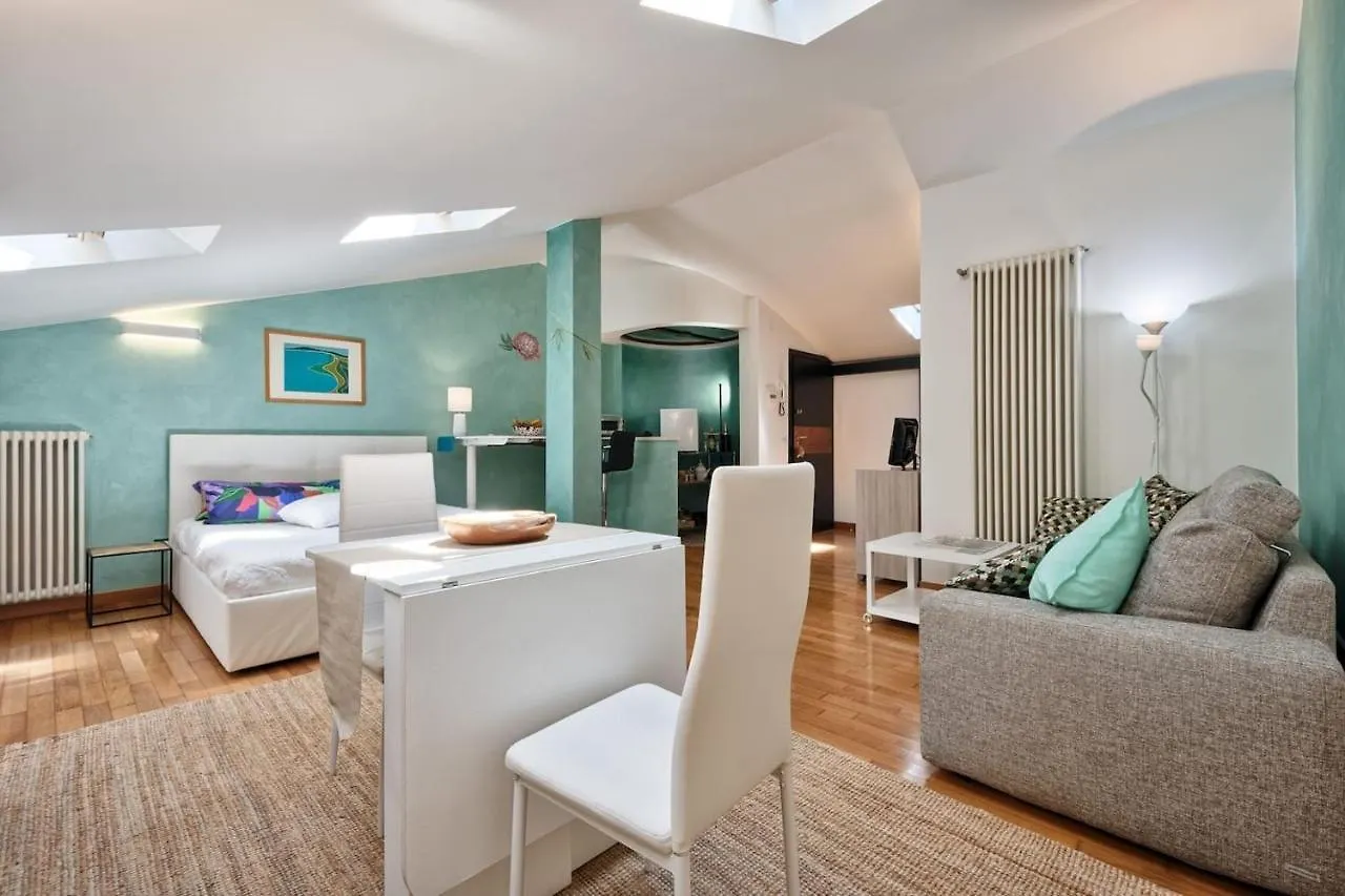 Old Town Nest Digital Nomad Friendly Lake 120M Apartment Desenzano del Garda