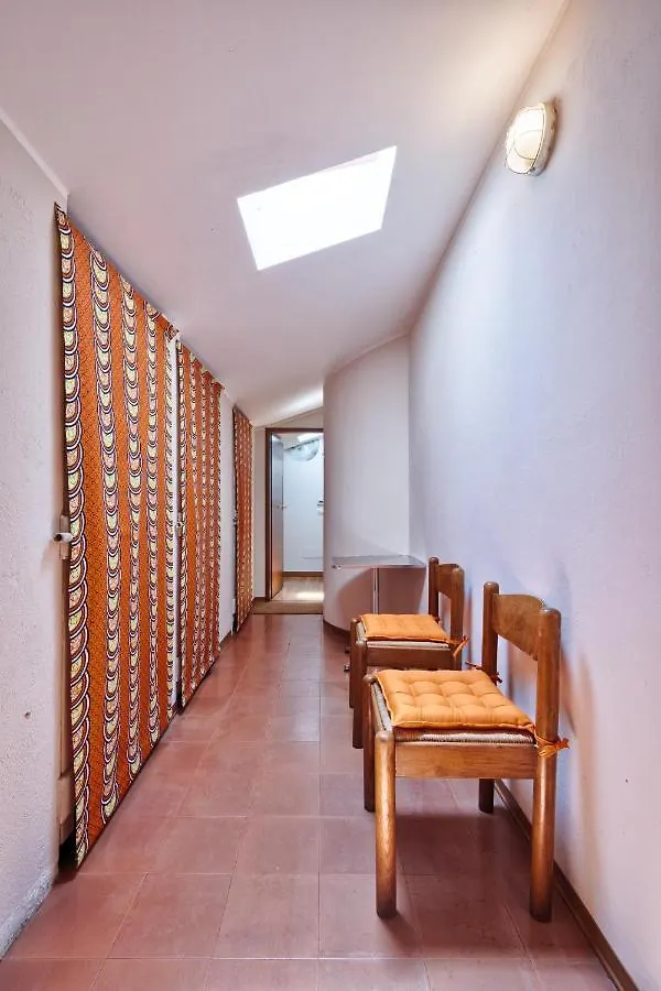 Old Town Nest Digital Nomad Friendly Lake 120M Apartment Desenzano del Garda